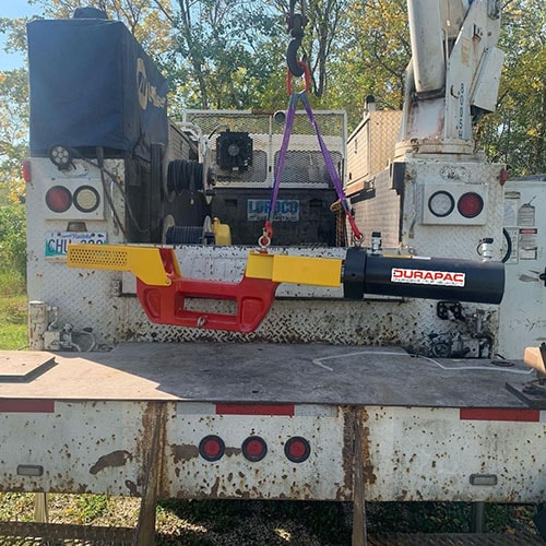 747ce5d7-cc28-4c74-b800-ccd8b01b261d Using the TTP Series Track Pin Press: Field vs. Workshop